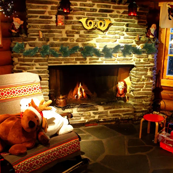 Pre Lit Christmas Smokey Pine Garland 5 Pre Lit Christmas Smokey Pine Garland - Image 5